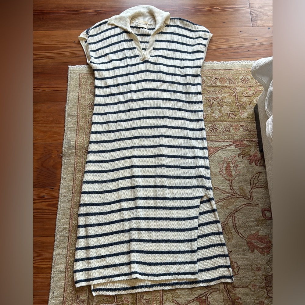 White and Blue Sleeveless Maxi Dress